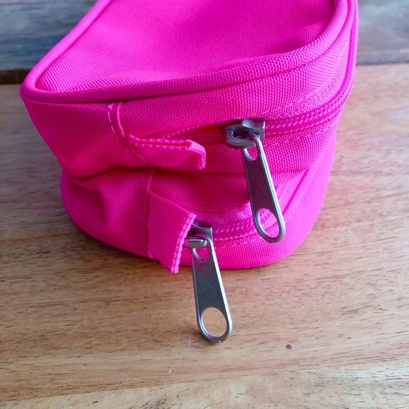 Jansport Bag in HOT PINK double zipper - Picture 5 of 10